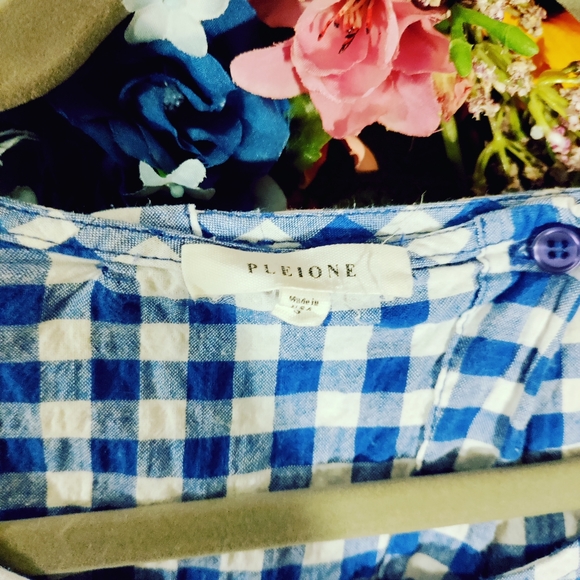 ✨ 4/$15 Gingham Open Back Top - Picture 5 of 6